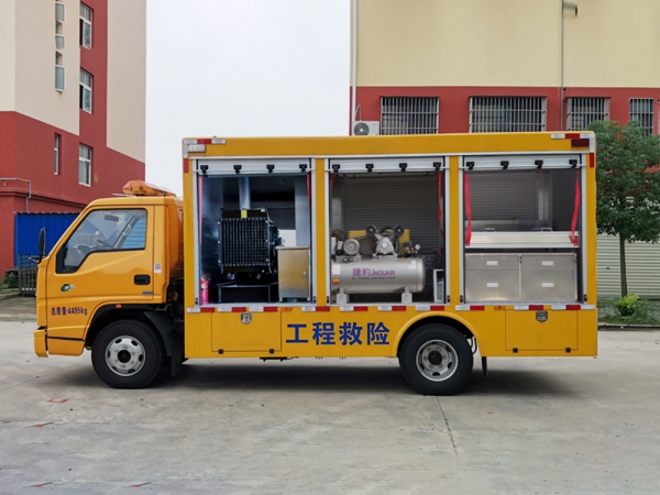 江鈴工程救險(xiǎn)車